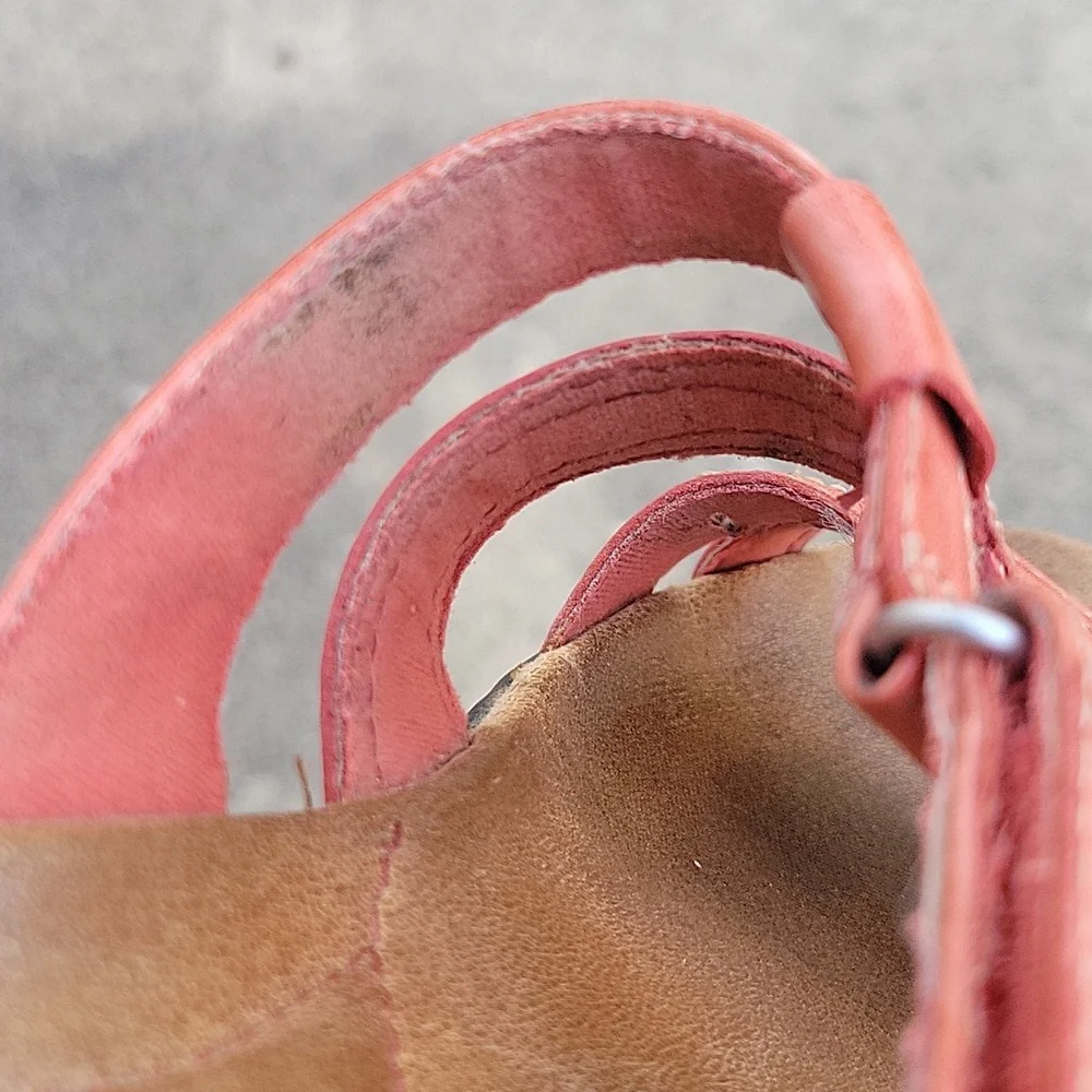 Clarks Leather Salmon Coral Color Strappy Sandal. Women's Size 7 Med. - Picture 6 of 11